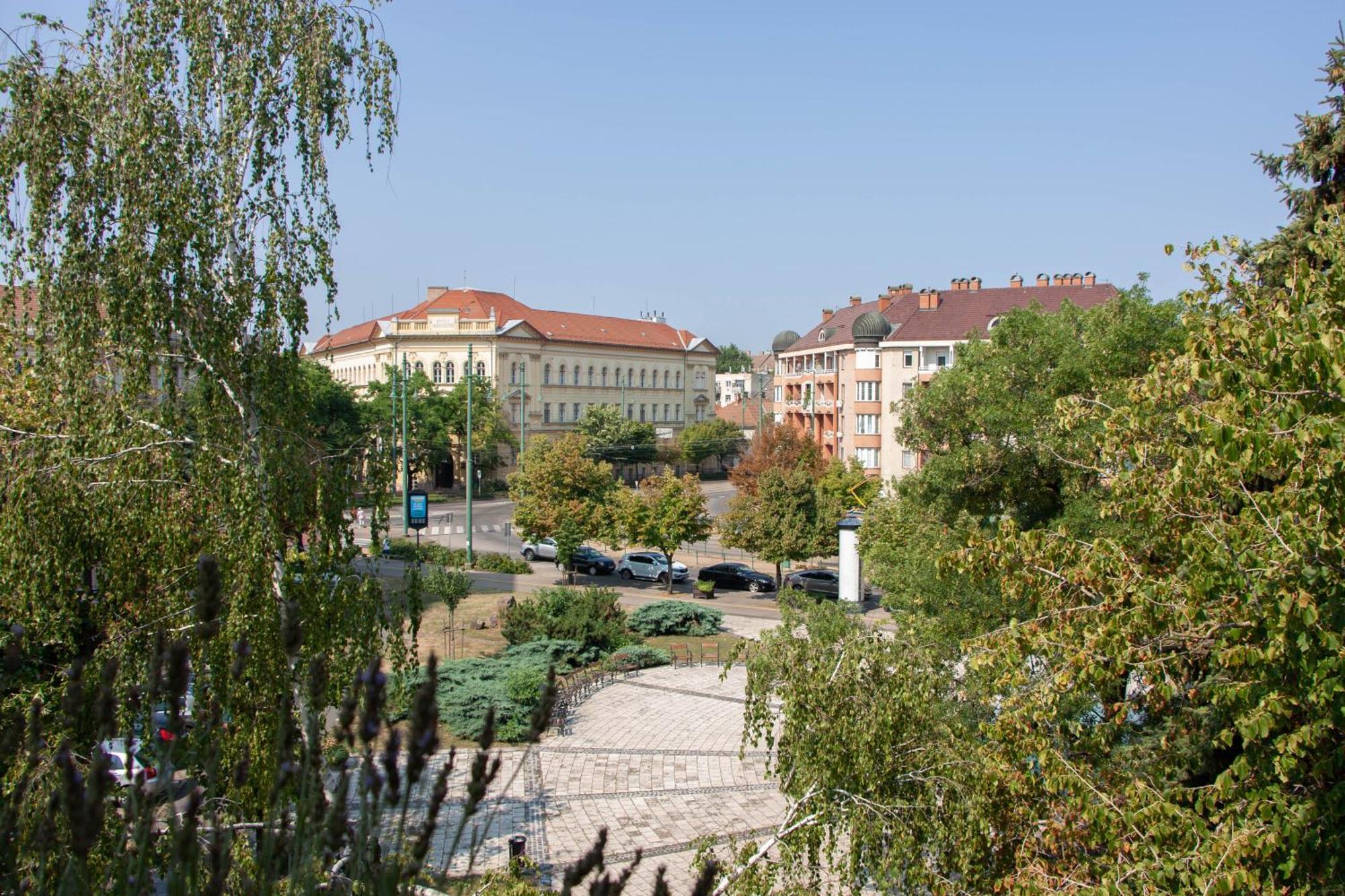 Aquarius Apartman Szeged Extérieur photo